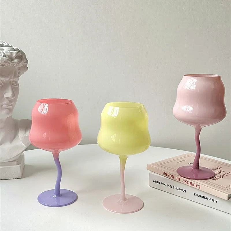 Farbiges Cocktailglas
