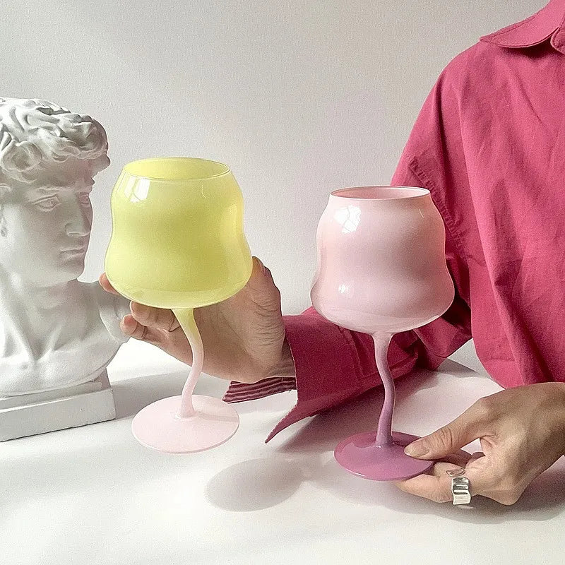 Farbiges Cocktailglas