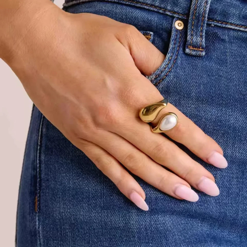 Statement-Ring mit Perlenakzent aus Edelstahl