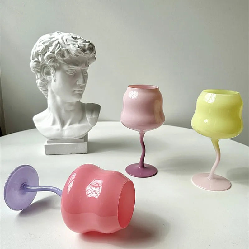 Farbiges Cocktailglas