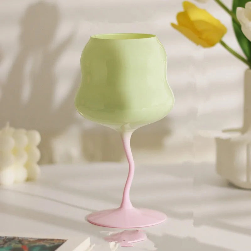 Farbiges Cocktailglas